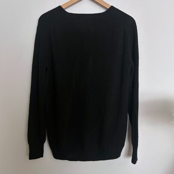 Everlane 100% The Cashmere Black V-Neck Sweater Size Medium - Picture 2 of 7